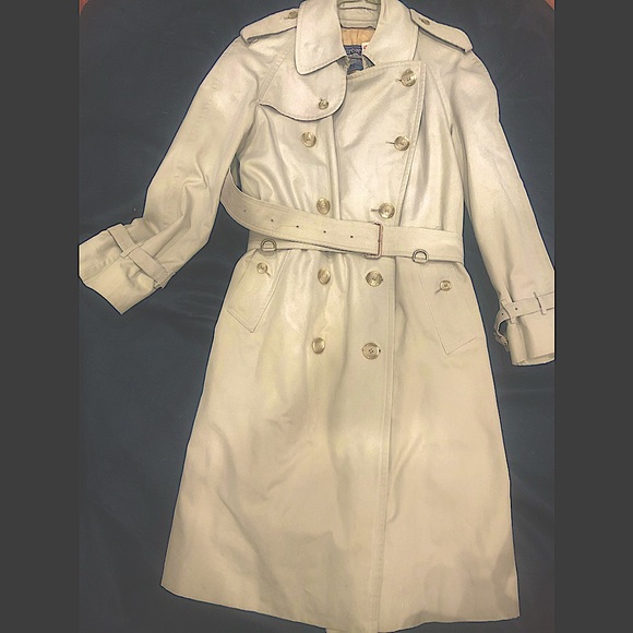 BURBERRY trench coat